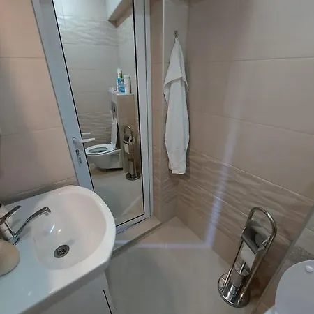 божур Apartman *