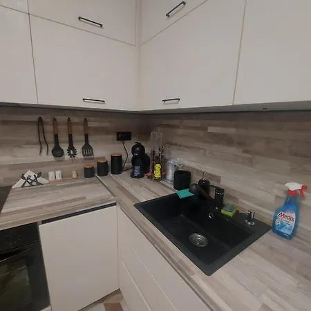 Apartment божур Warna