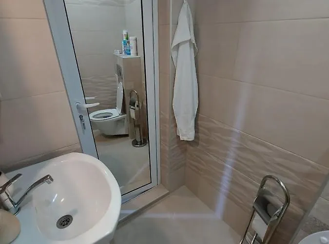 божур Apartment *