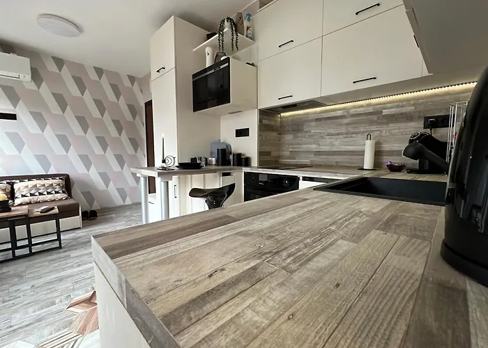 Apartment божур